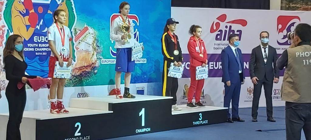 GAMZE SOĞUKSU GÜMÜŞ MADALYA KAZANDI